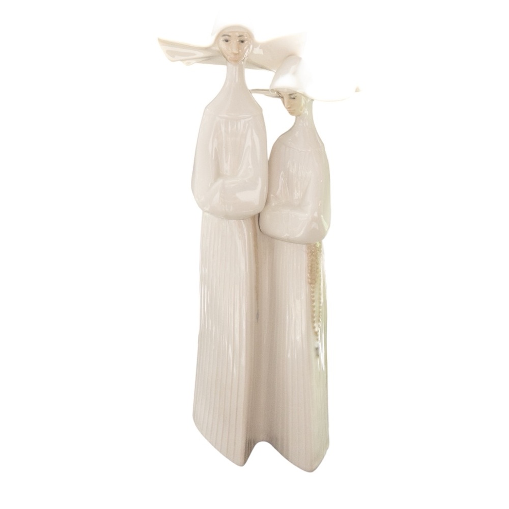 Lladro Porcelain Figurine #4611 Retired Two Nuns Rosary Beads Habit Vintage